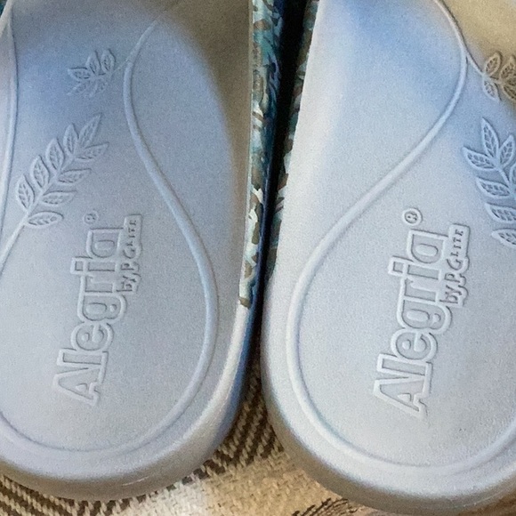 Women’s Alegria Flipflop Sandals - Picture 4 of 5